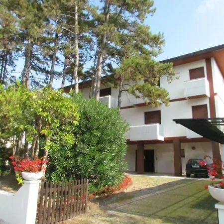 Welcoming And Furnished Lägenhet