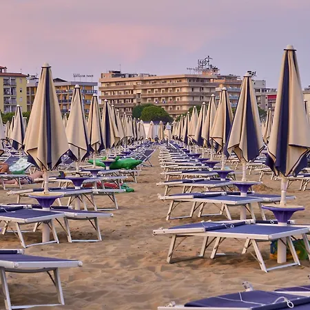 Welcoming And Furnished Lägenhet Bibione